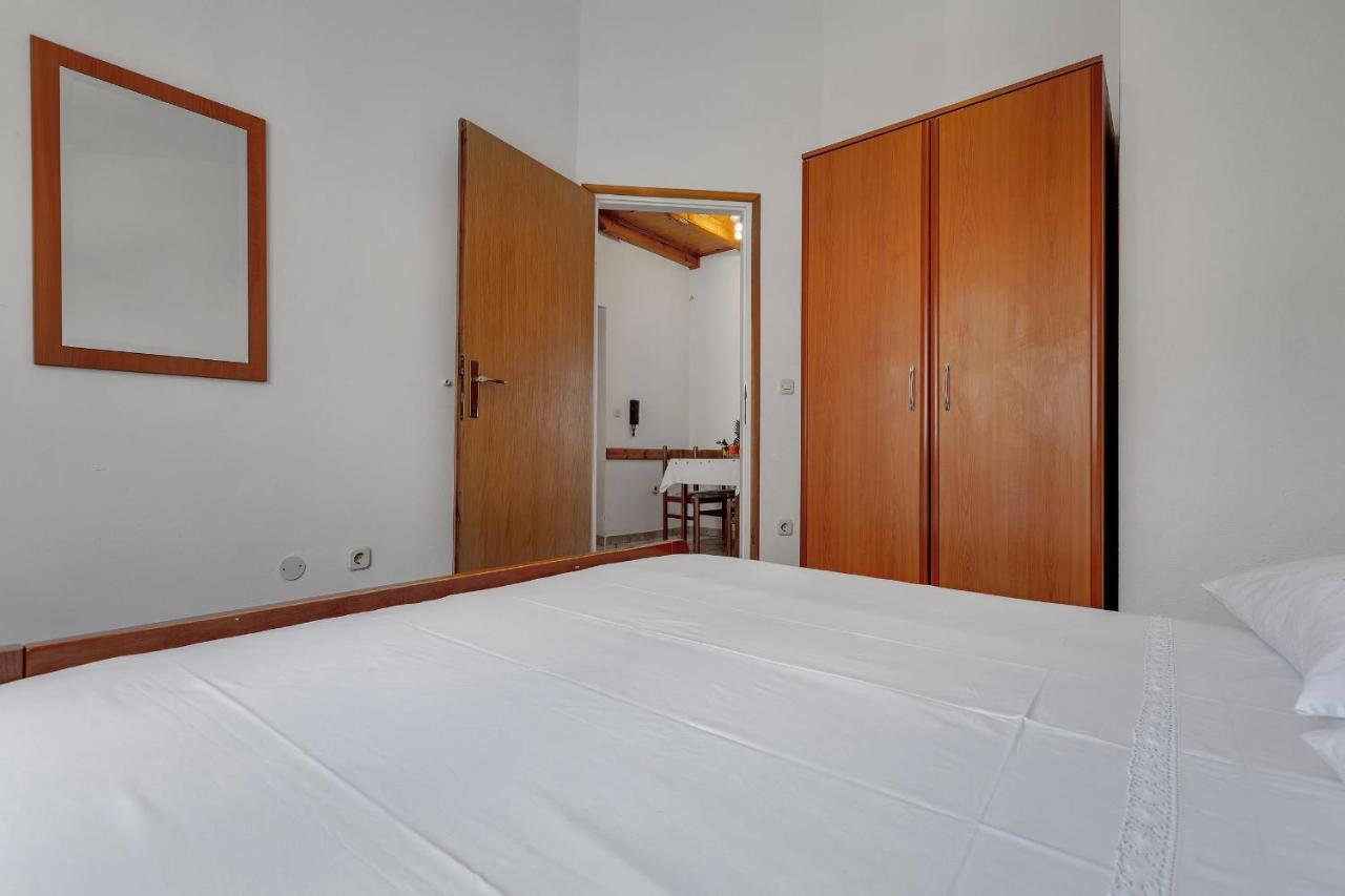 Apartments Tihomir Musac Omiš Exterior foto